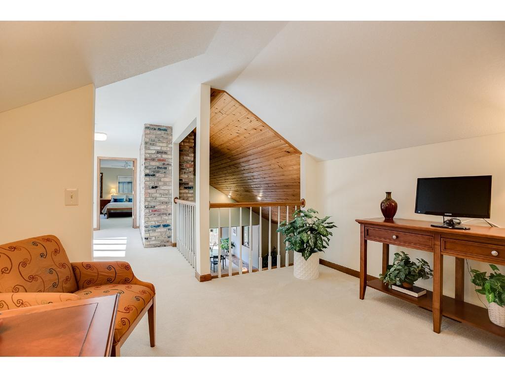 15111 Linner Ridge Wayzata, MN 55391 - Photo 11 of 24 Gallery Image 11