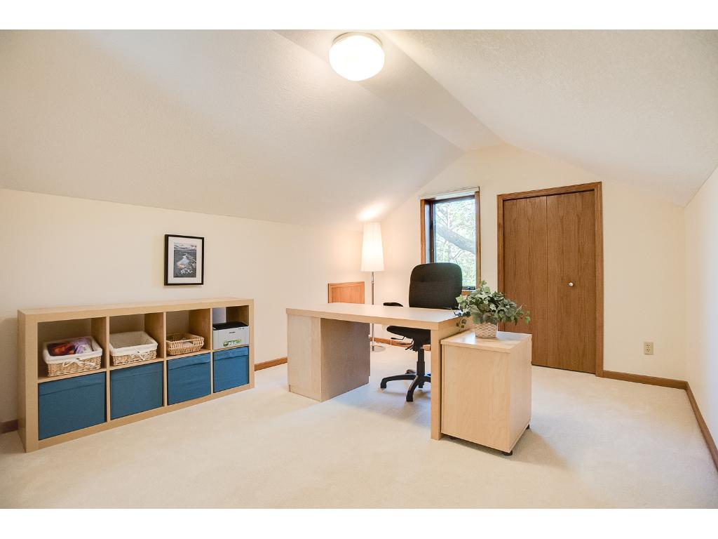 15111 Linner Ridge Wayzata, MN 55391 - Photo 12 of 24 Gallery Image 12