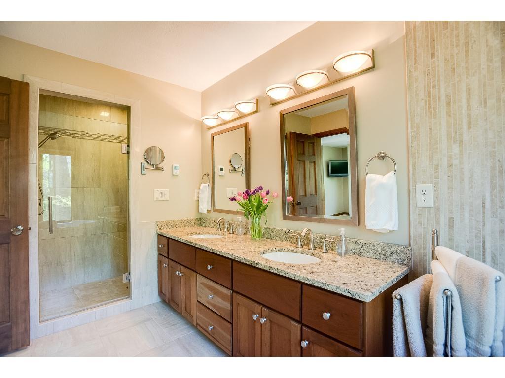 15111 Linner Ridge Wayzata, MN 55391 - Photo 15 of 24 Gallery Image 15