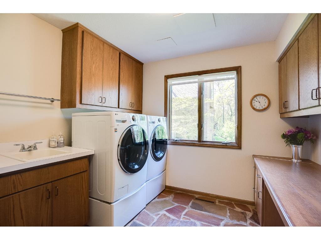 15111 Linner Ridge Wayzata, MN 55391 - Photo 21 of 24 Gallery Image 21