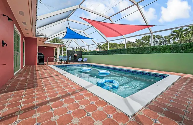 $7,500 | 532 North Palmway, Lake Worth Beach, FL 33460