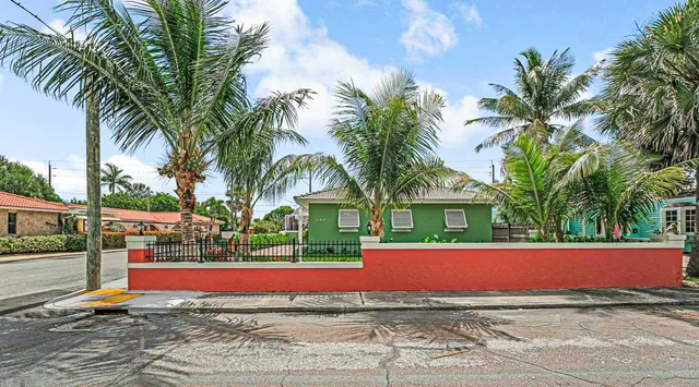 $7,500 | 532 North Palmway, Lake Worth Beach, FL 33460