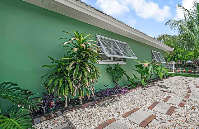 $7,500 | 532 North Palmway, Lake Worth Beach, FL 33460