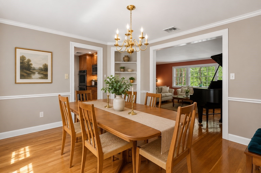 22 Tanglewood Road Wellesley, MA 02481 - Photo 5 of 28