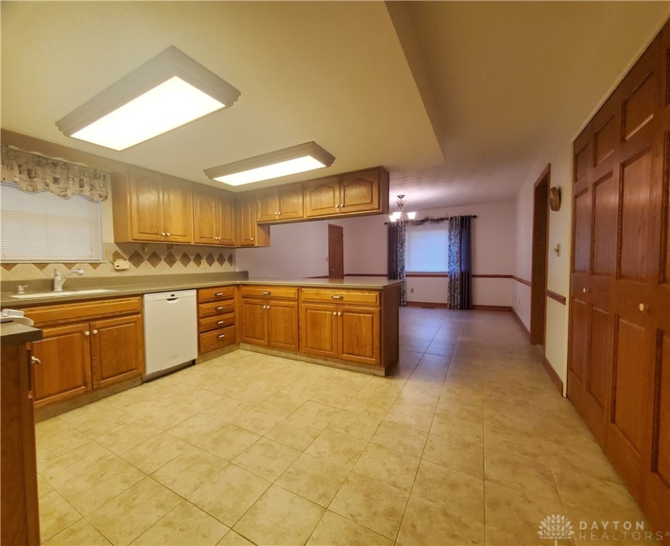 1064 Salisbury Road Troy, OH 45373 - Photo 8 of 23 Gallery Image 8
