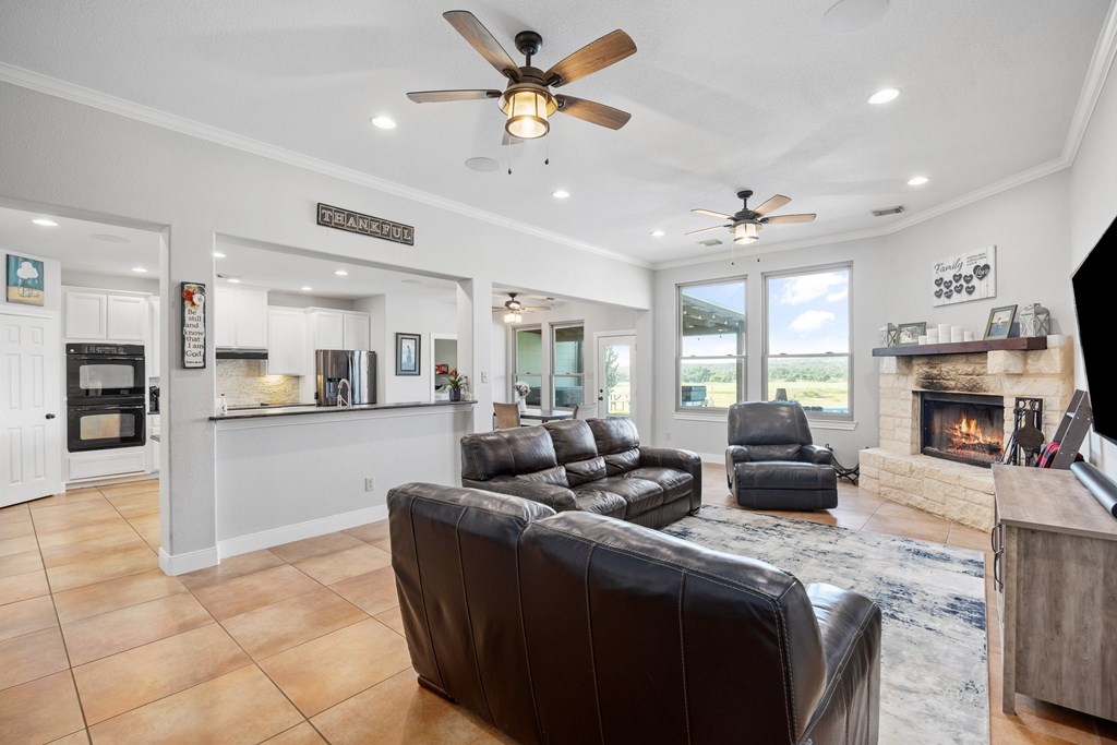 272 Schaper Road Fredericksburg, TX 78624 - Photo 10 of 41