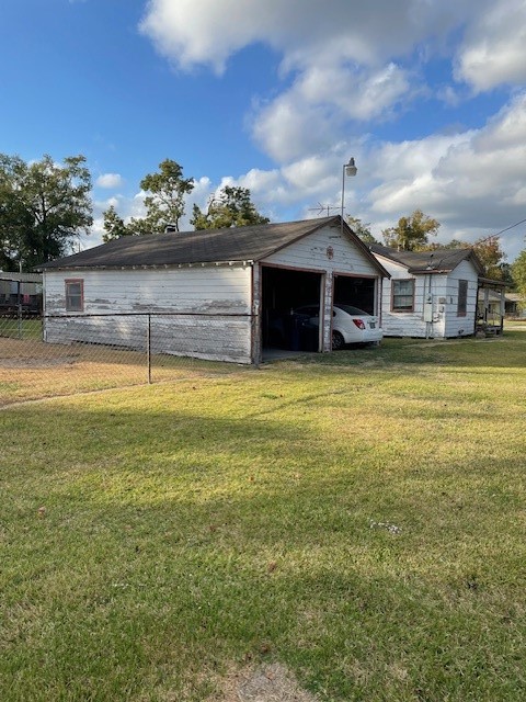 7339 Lewiston Street Houston, TX 77049 - Photo 5 of 23 a view of a swimming pool and an outdoor space