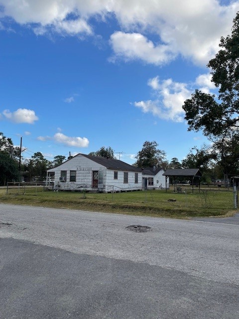 7339 Lewiston Street Houston, TX 77049 - Photo 10 of 23 a view of big yard in front of house
