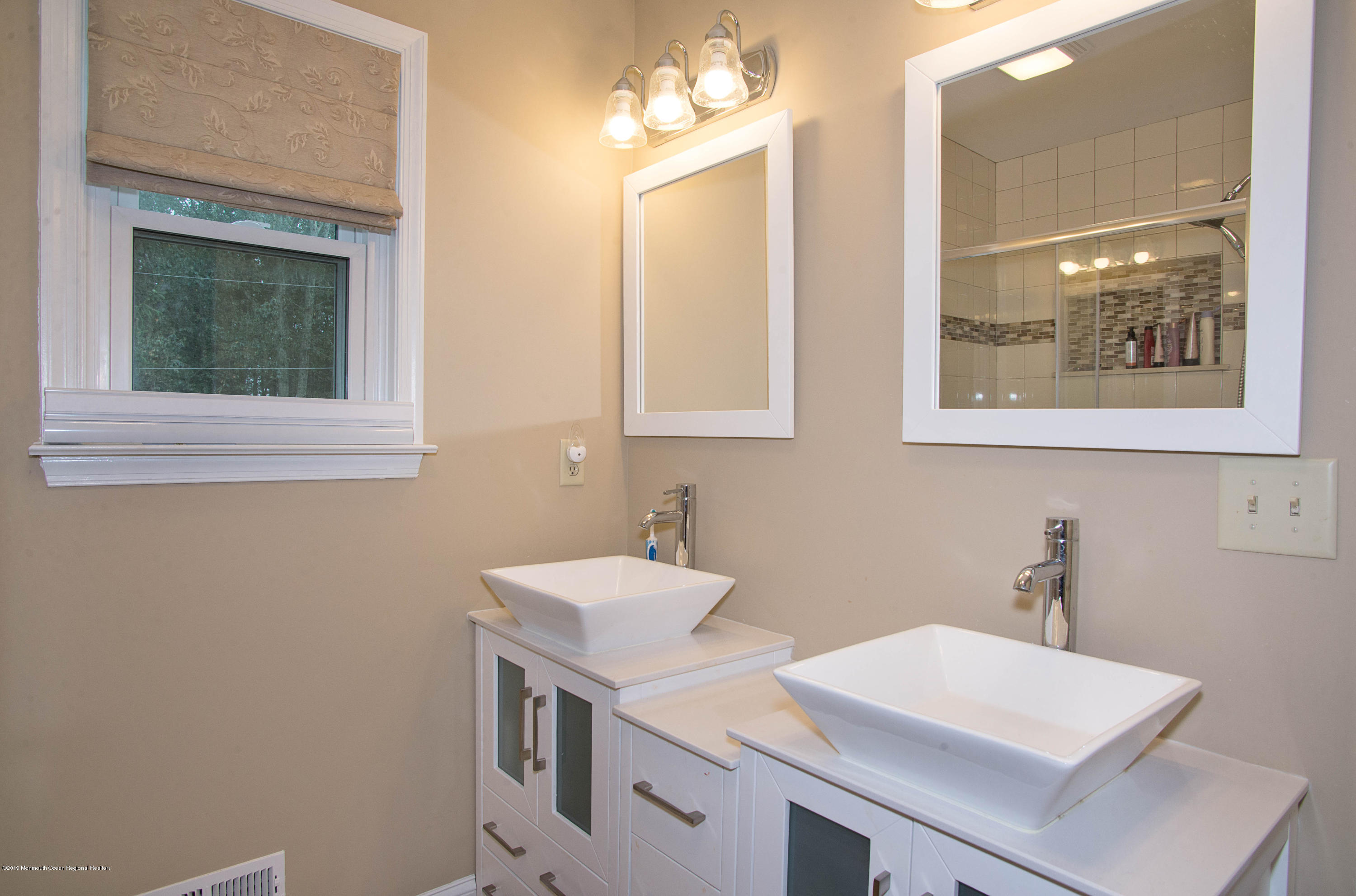245 Bartley Road Jackson, NJ 08527 - Photo 19 of 30 Master Bath