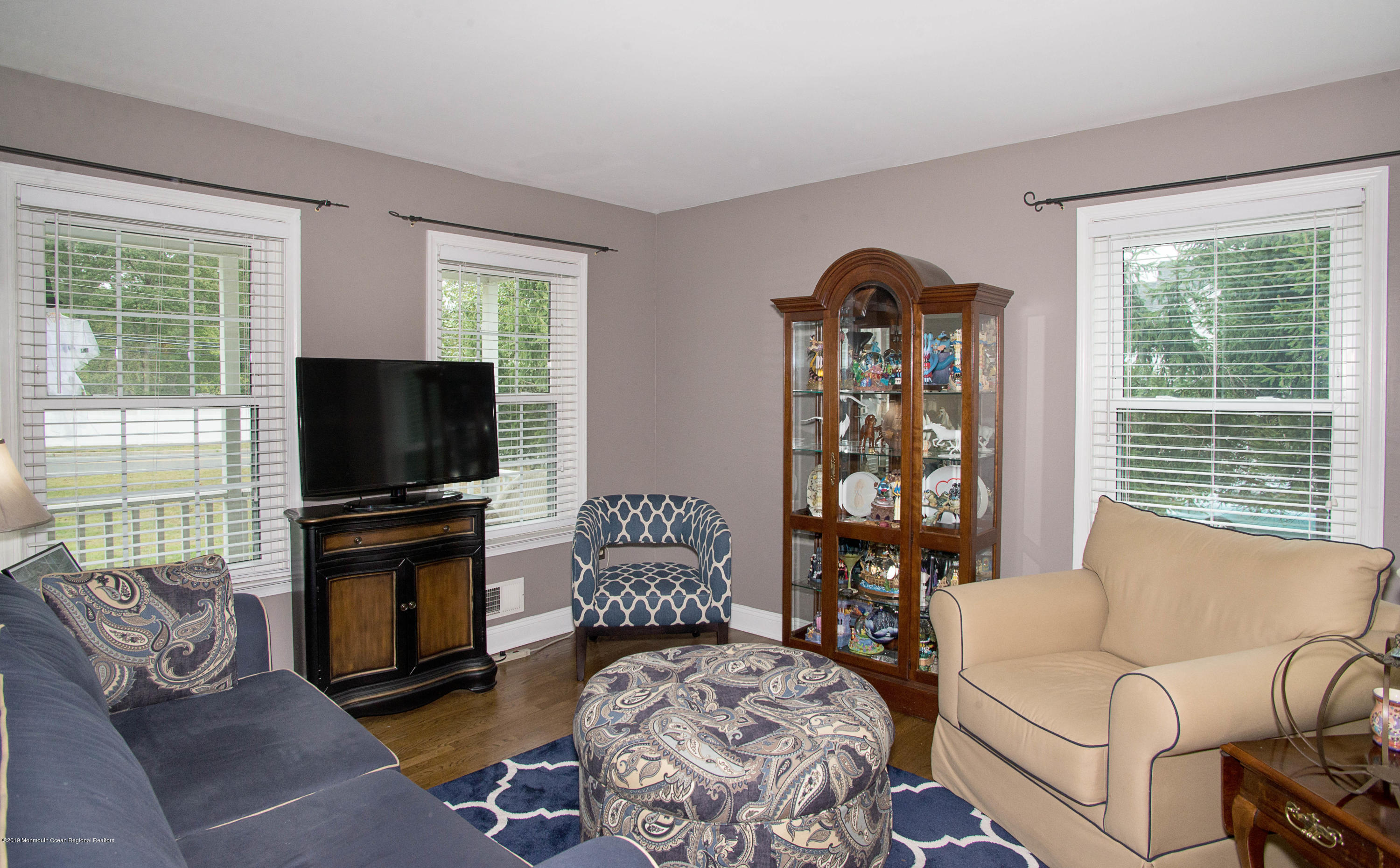 245 Bartley Road Jackson, NJ 08527 - Photo 4 of 30 Living Room