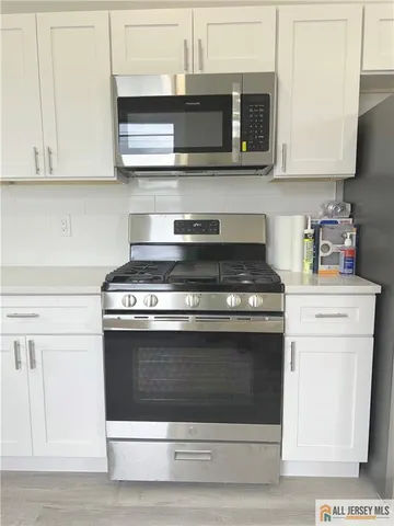 $1,900 | 588 Livingston Avenue, Unit 2A, North Brunswick, NJ 08902