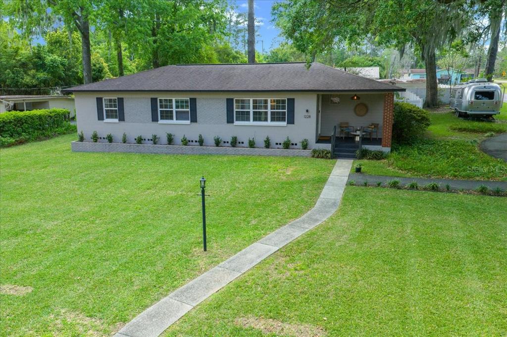 1228 Northeast 17th Terrace Ocala, FL 34470 - Photo 4 of 62