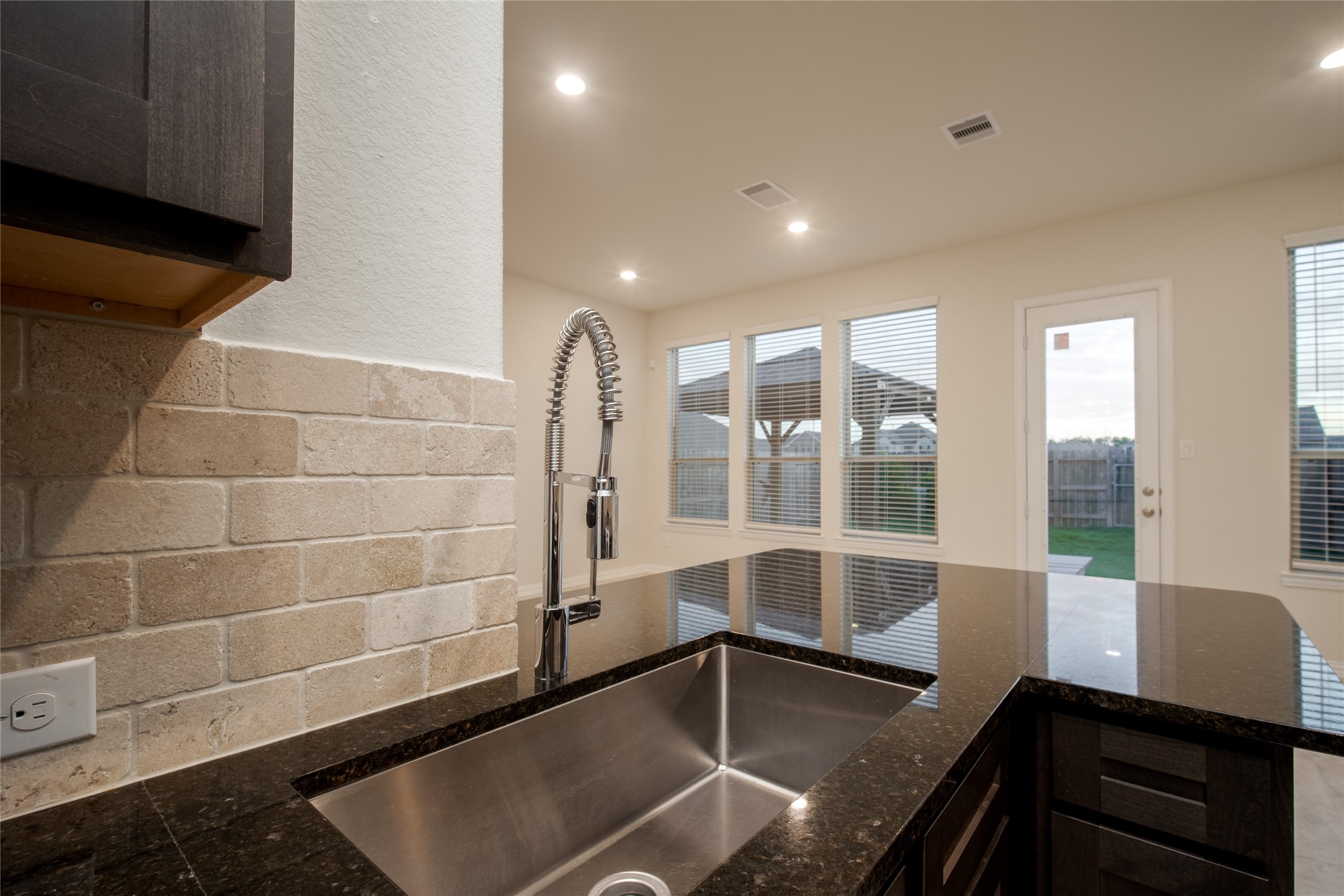 1634 Ryon Falls Drive Richmond, TX 77469 - Photo 14 of 33