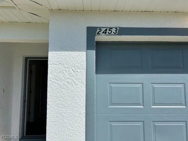 a close view of door