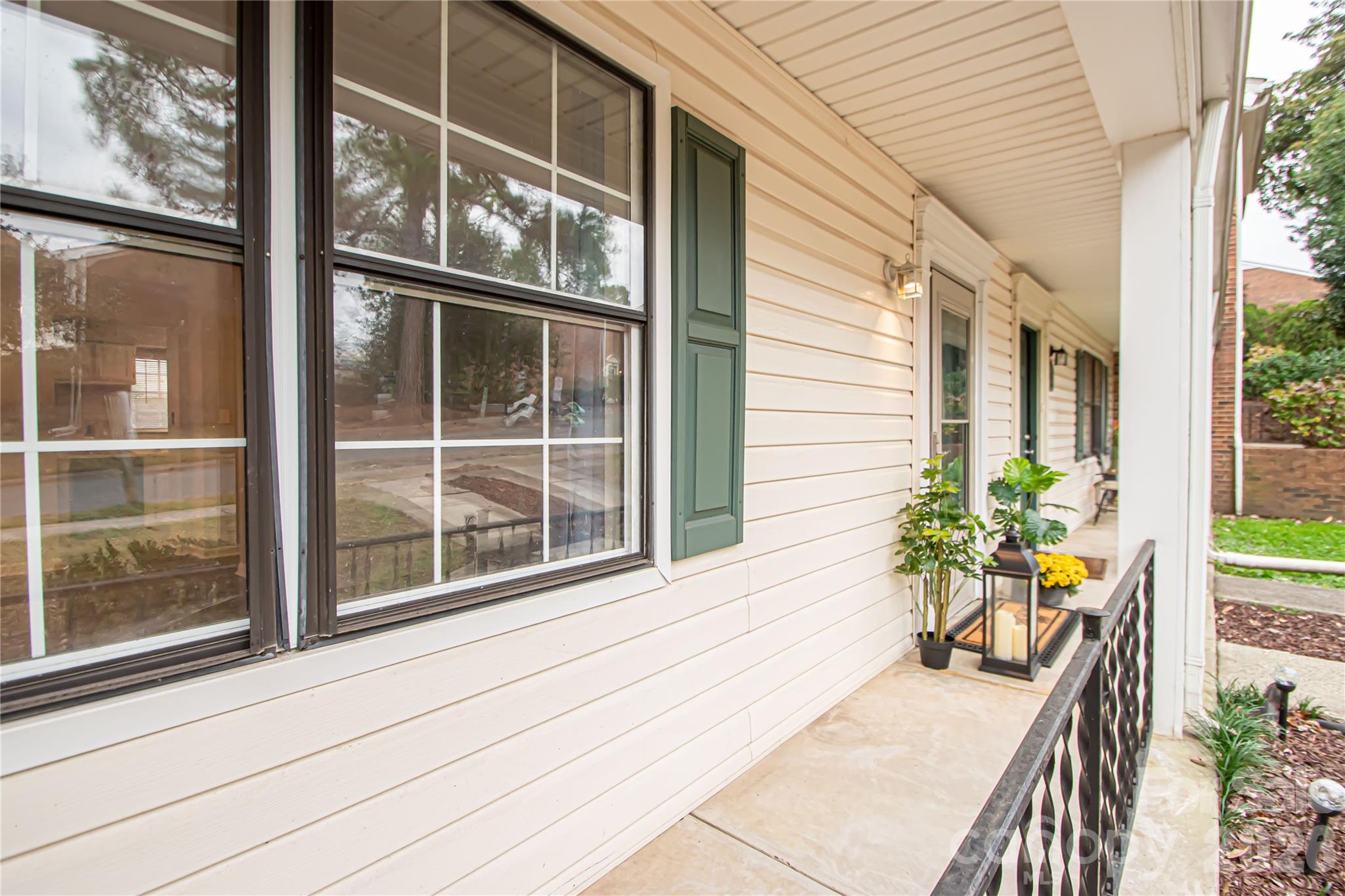 8839 Hunter Ridge Drive Charlotte, NC 28226 - Photo 4 of 35