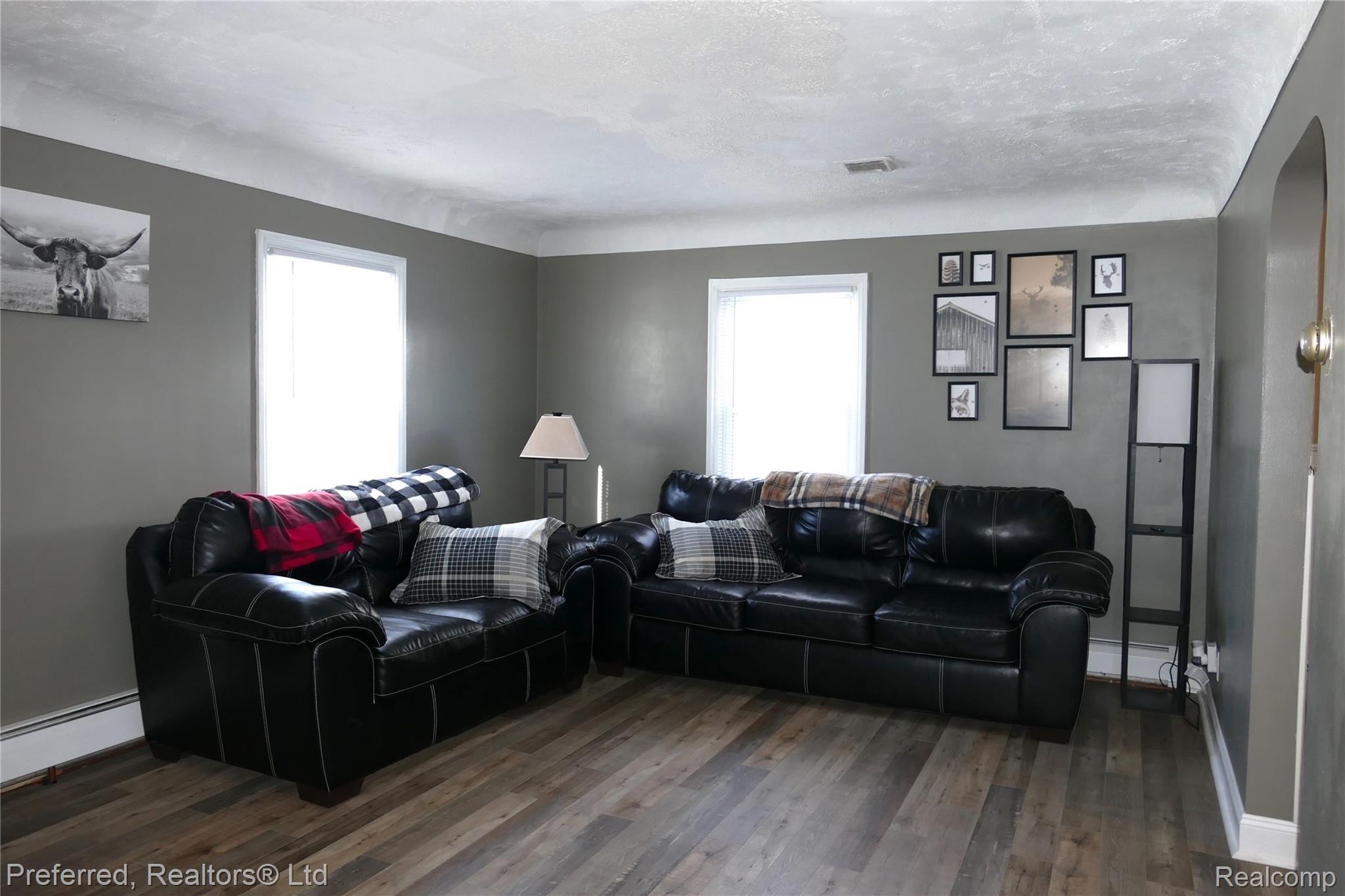 13975 Sheldon Road Belleville, MI 48111 - Photo 8 of 22 2.jpeg