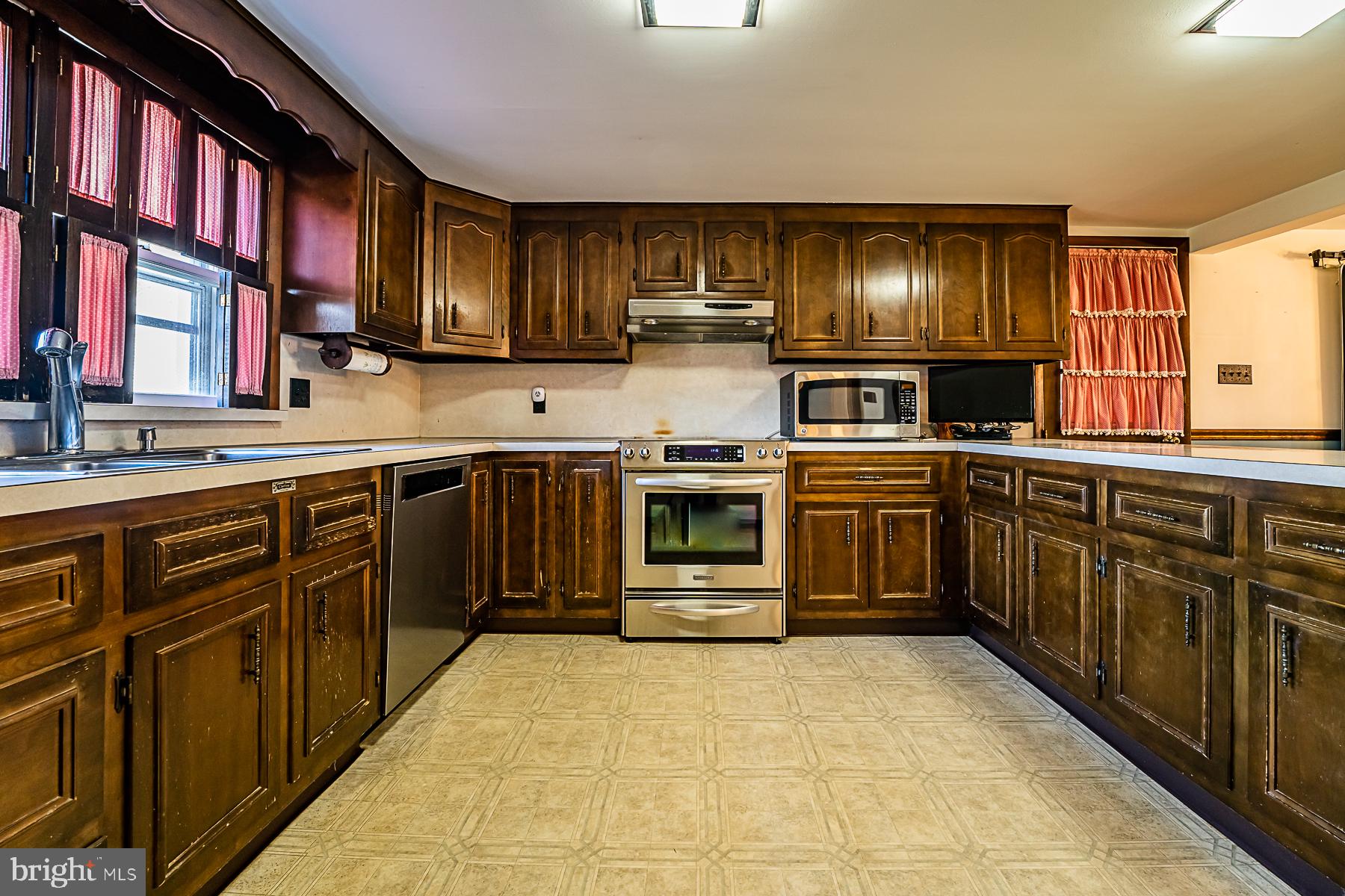 118 Orchard Road Perkasie, PA 18944 - Photo 9 of 34 Kitchen