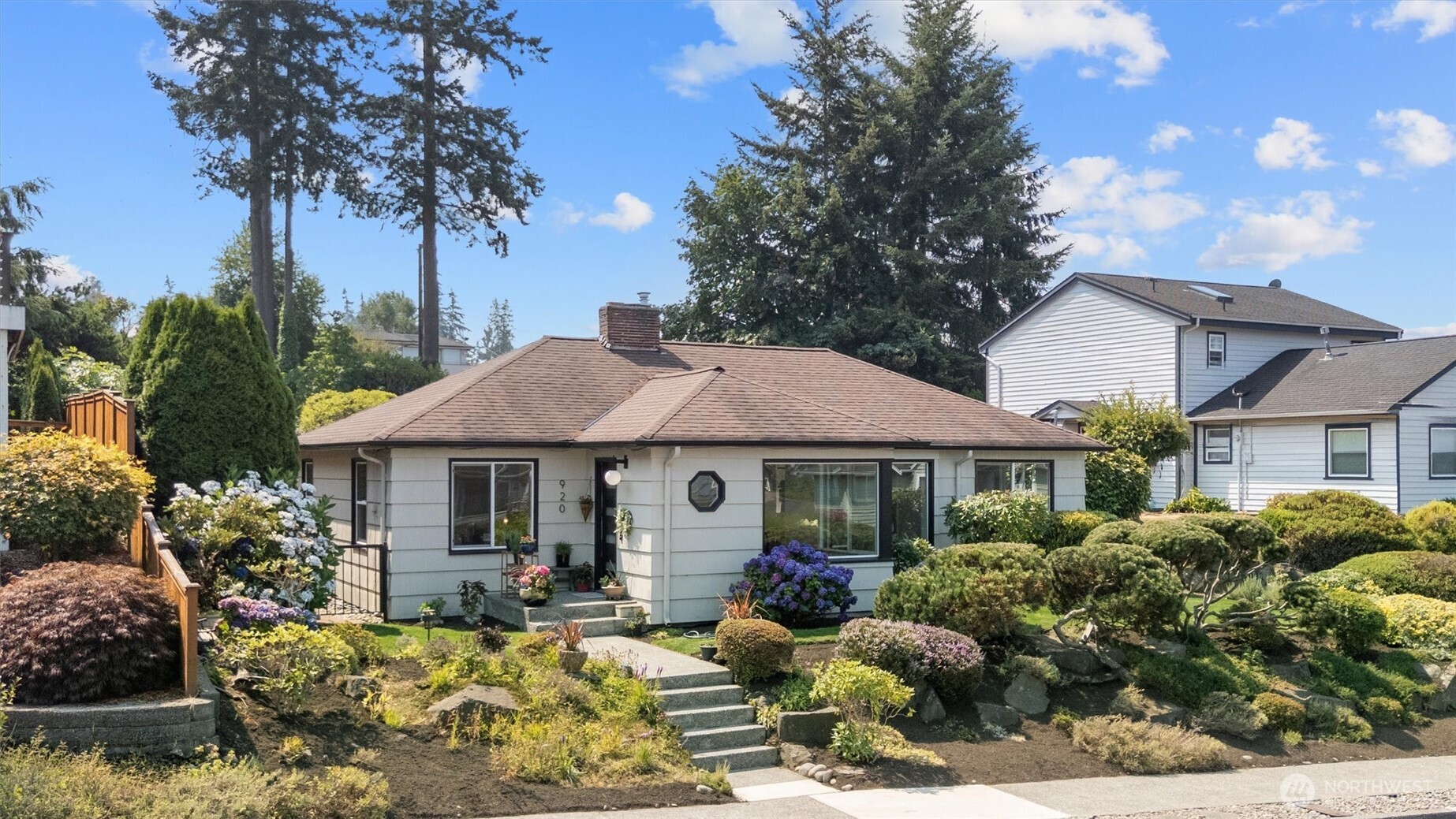 920 Maple Street Edmonds, WA 98020 - Photo 3 of 39 Gallery Image 3