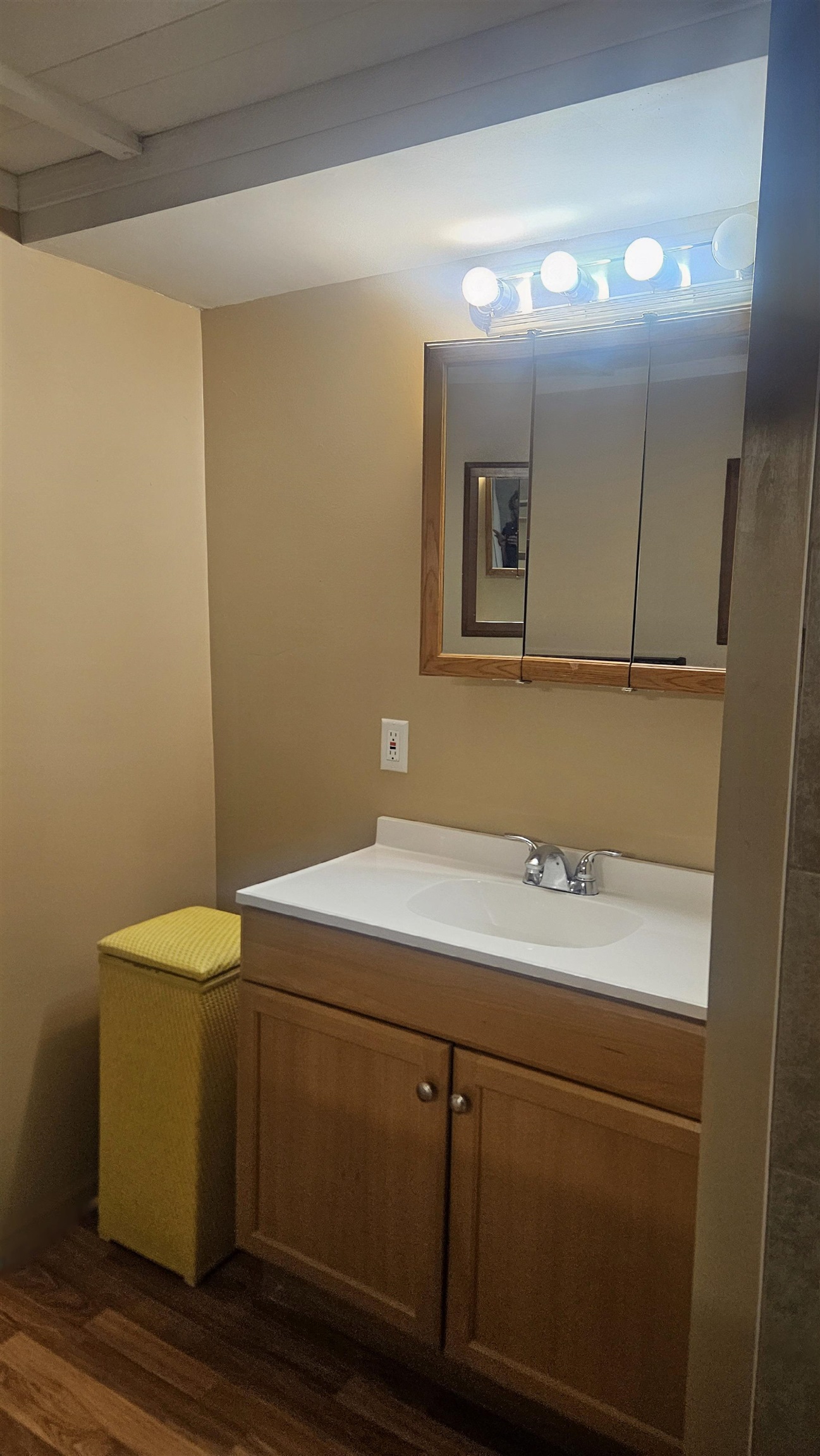 1284 Channel Way Gladwin, MI 48624 - Photo 10 of 25 1947499-5b188a5b-78a7-4aaf-acff-c58e8b864c91.JPG