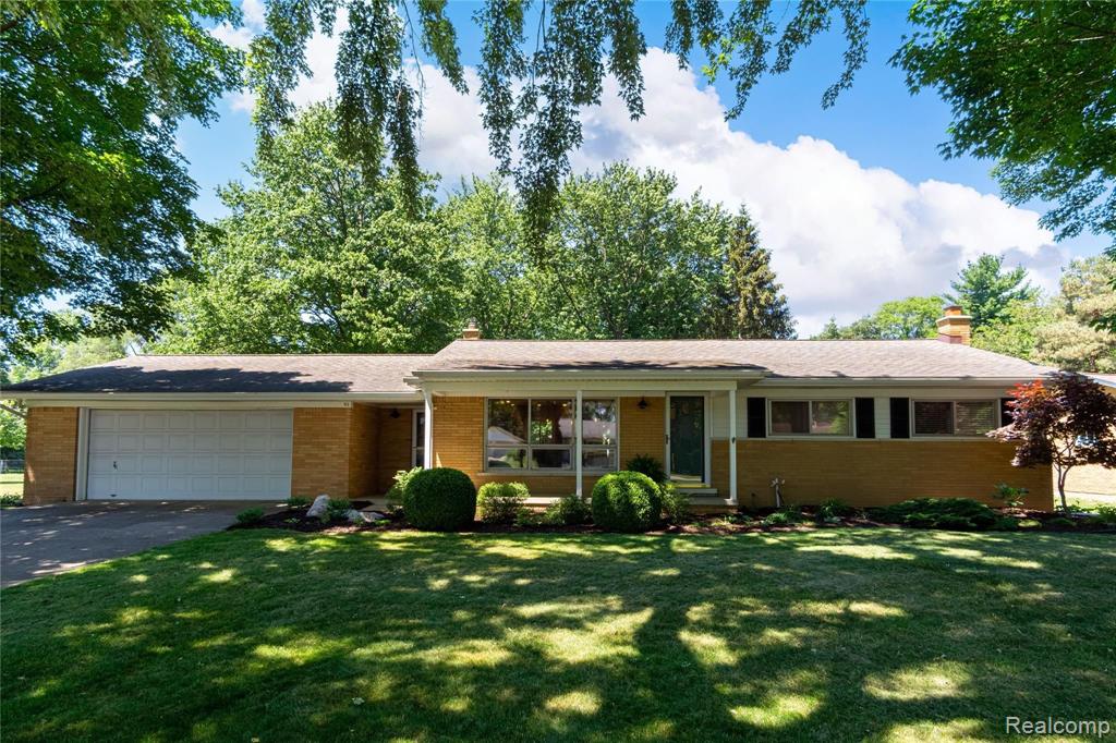 93 Texas Avenue Rochester Hills, MI 48309 - Photo 1 of 39