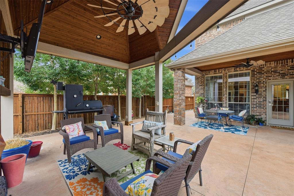 1133 Burnett Road Lantana, TX 76226 - Photo 5 of 40