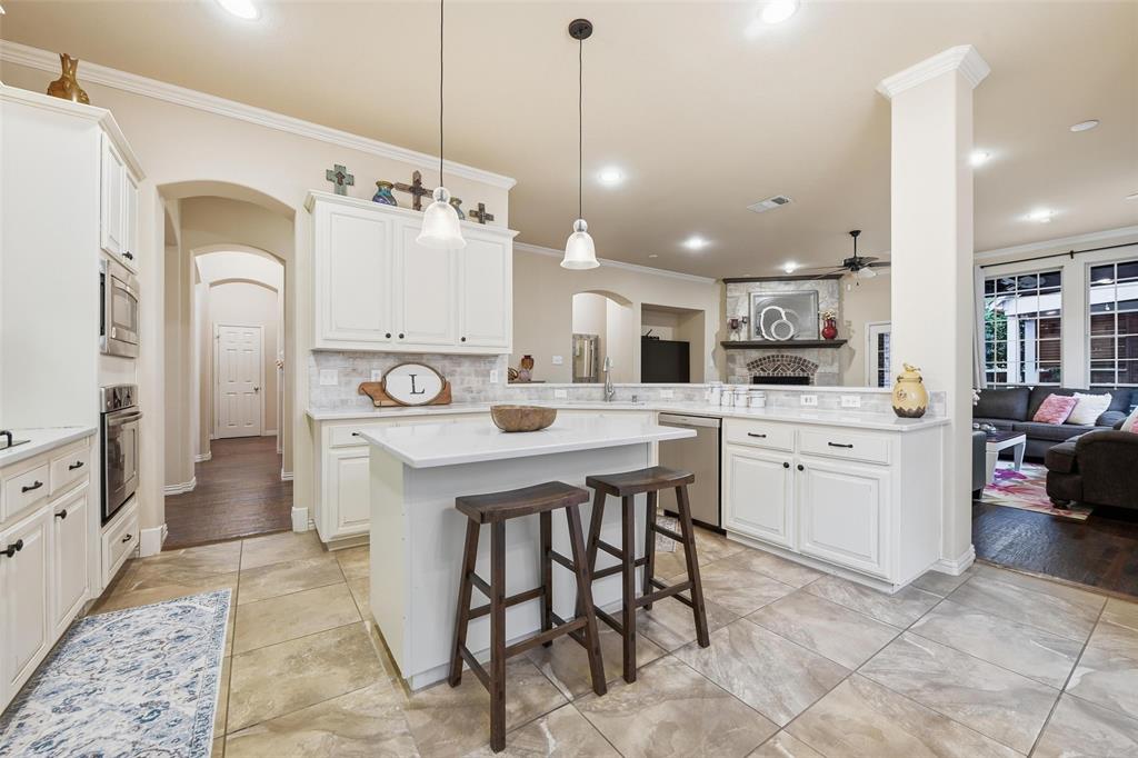 1133 Burnett Road Lantana, TX 76226 - Photo 10 of 40