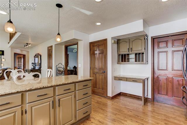 575 Harness Road Monument, CO 80132 - Photo 12 of 32 Kitchen