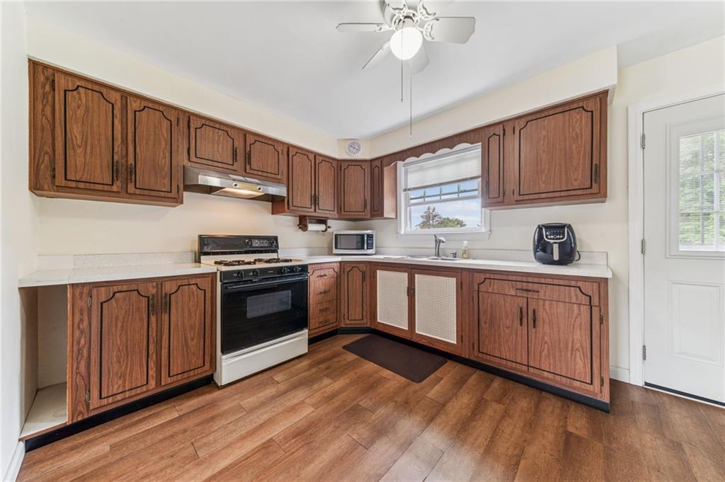 232 Highland Road Penn Hills, PA 15235 - Photo 8 of 25 Gallery Image 8