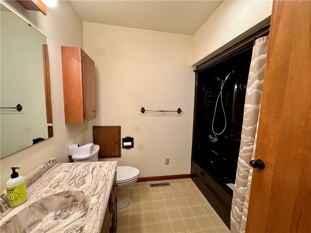 405 Price Avenue Mattoon, IL 61938 - Photo 14 of 17