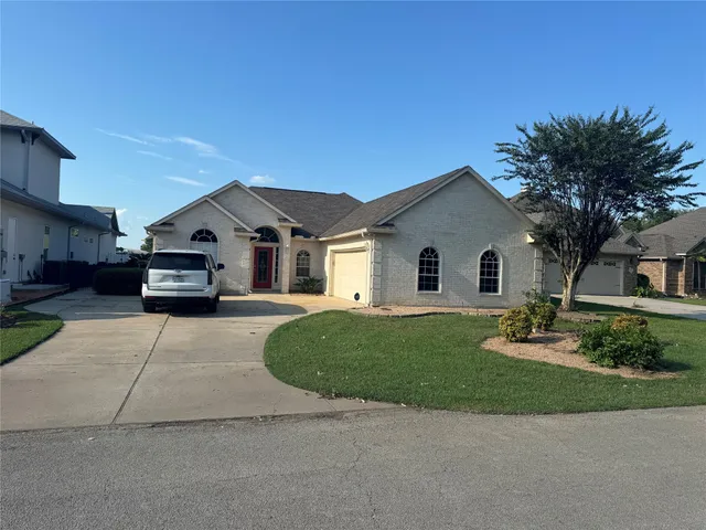 $3,700 | 14024 Shoreline Drive, Willis, TX 77318