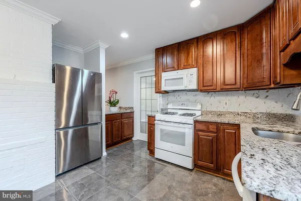 $739,900 | 5807 Accomac Street, Springfield, VA 22150