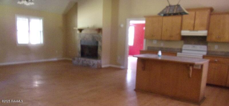 5615 L Romero Road New Iberia, LA 70560 - Photo 2 of 10 Kitchen open to living