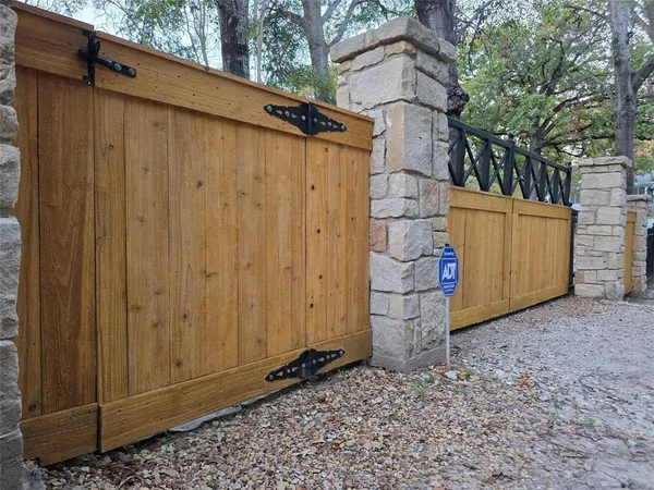 $675,000 | 180 Harbor Drive, Gun Barrel City, TX 75156