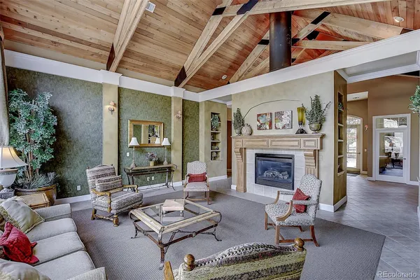 a view of a livingroom with furniture