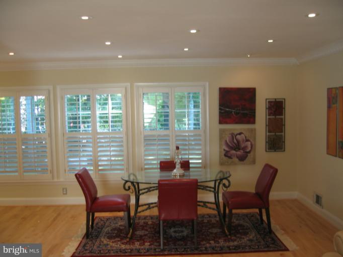 241 Springvale Road Great Falls, VA 22066 - Photo 17 of 30 Dining Room