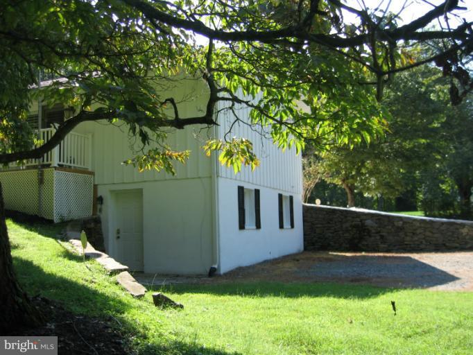 241 Springvale Road Great Falls, VA 22066 - Photo 29 of 30 Exterior (Rear)