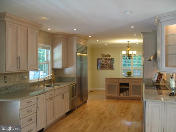 241 Springvale Road Great Falls, VA 22066 - Photo 30 of 30 Kitchen