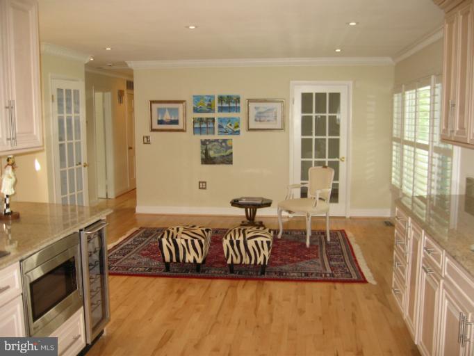 241 Springvale Road Great Falls, VA 22066 - Photo 4 of 30 Family Room