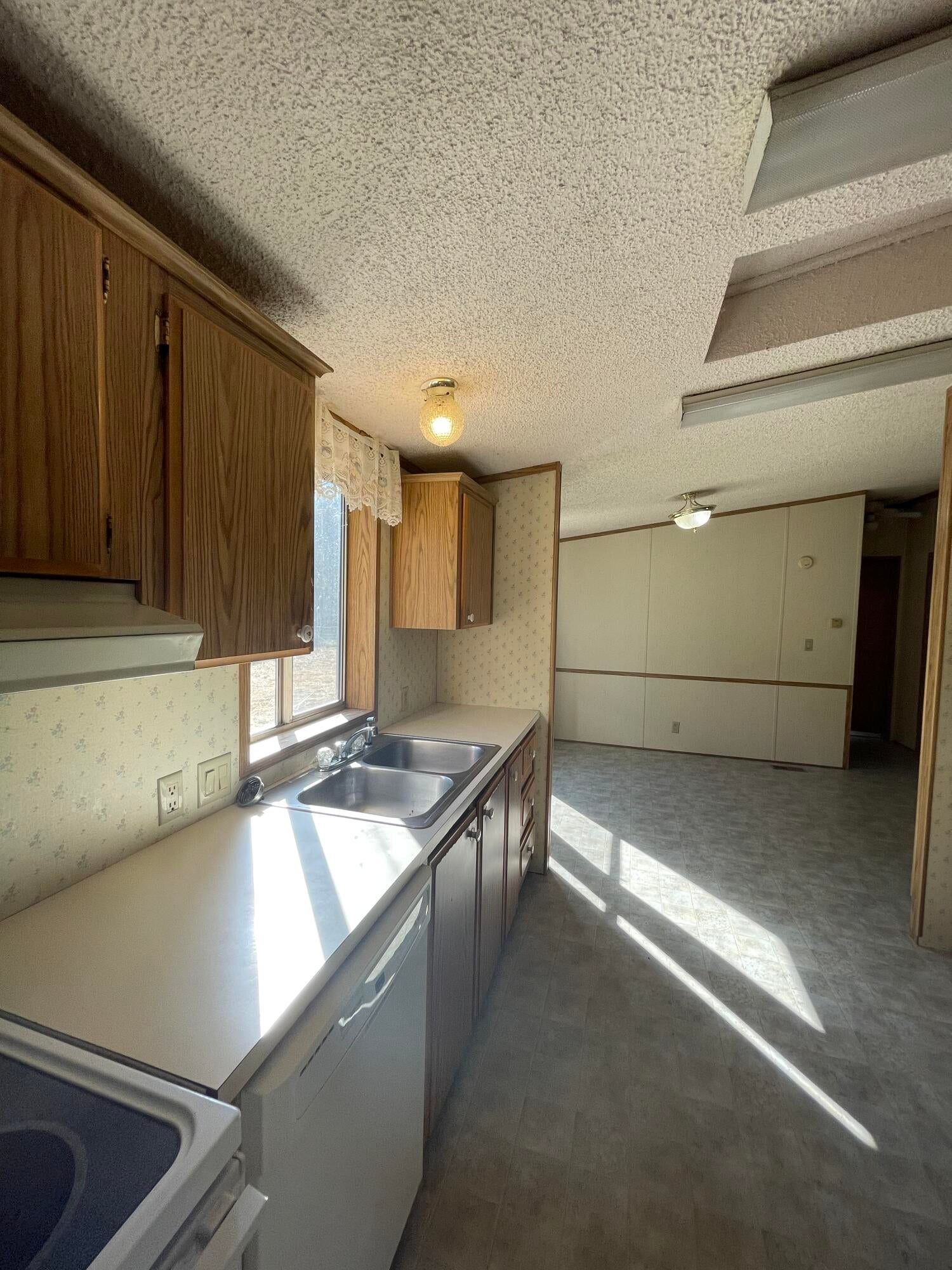 230 Almond Street Merlin, OR 97532 - Photo 26 of 43 image00019