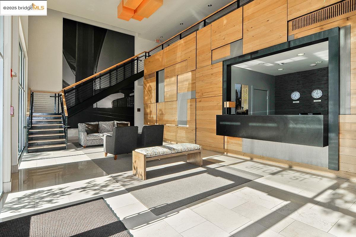 311 Oak Street, Unit 816 Oakland, CA 94607 - Photo 17 of 20 a view of a entryway of the house