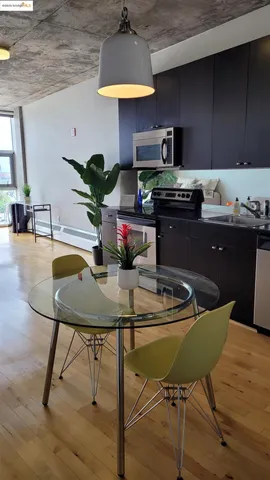 $2,250 | 311 Oak Street, Unit 816, Oakland, CA 94607