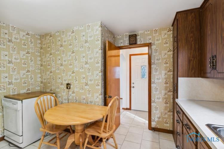 2854 Gracewood Road Toledo, OH 43613 - Photo 11 of 36 Gallery Image 11