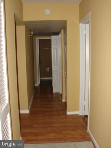 2214 Castle Rock Square, Unit 12C Reston, VA 20191 - Photo 5 of 20 Hallway