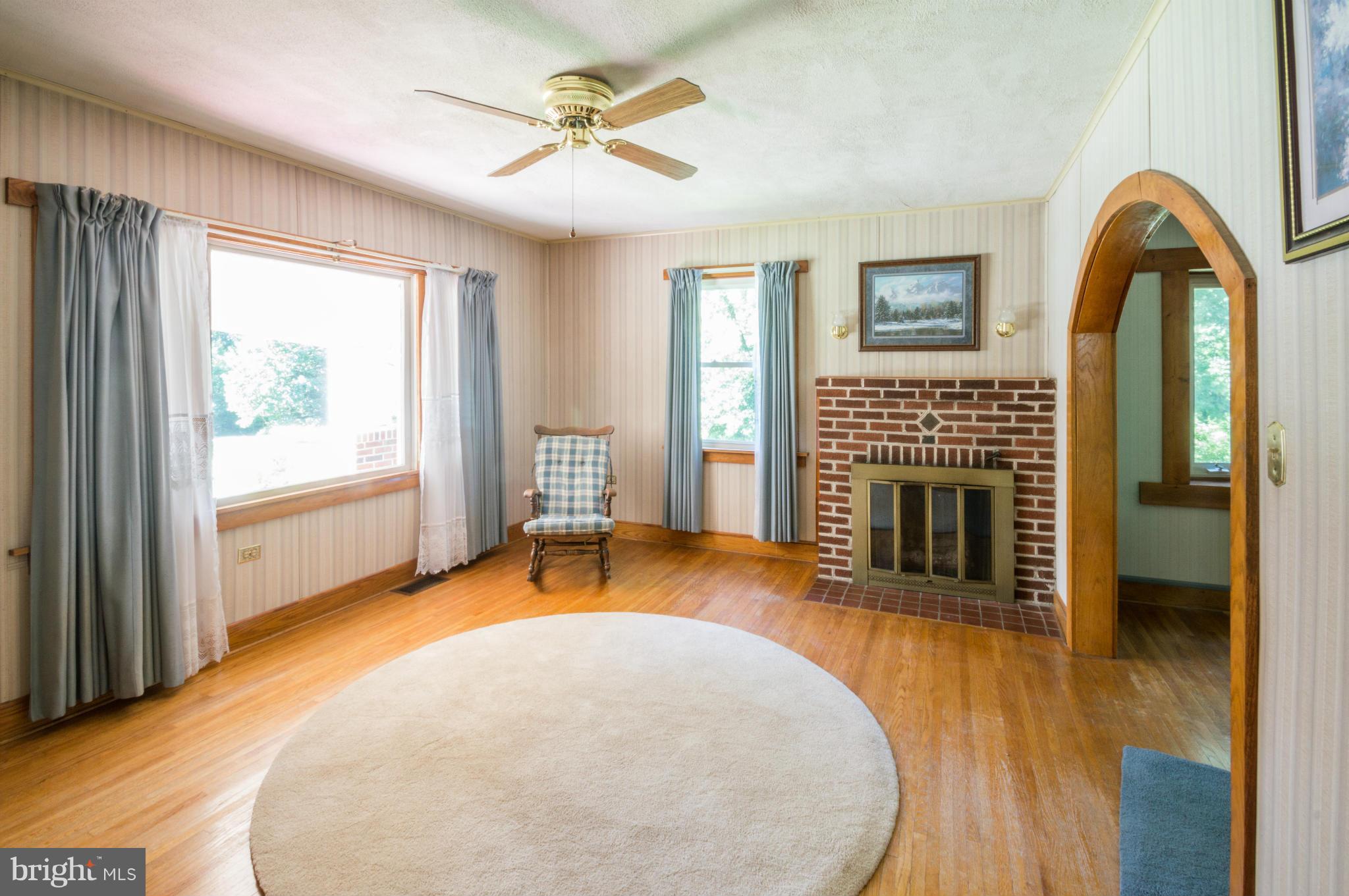 586 Conowingo Road Conowingo, MD 21918 - Photo 4 of 30 Living Room