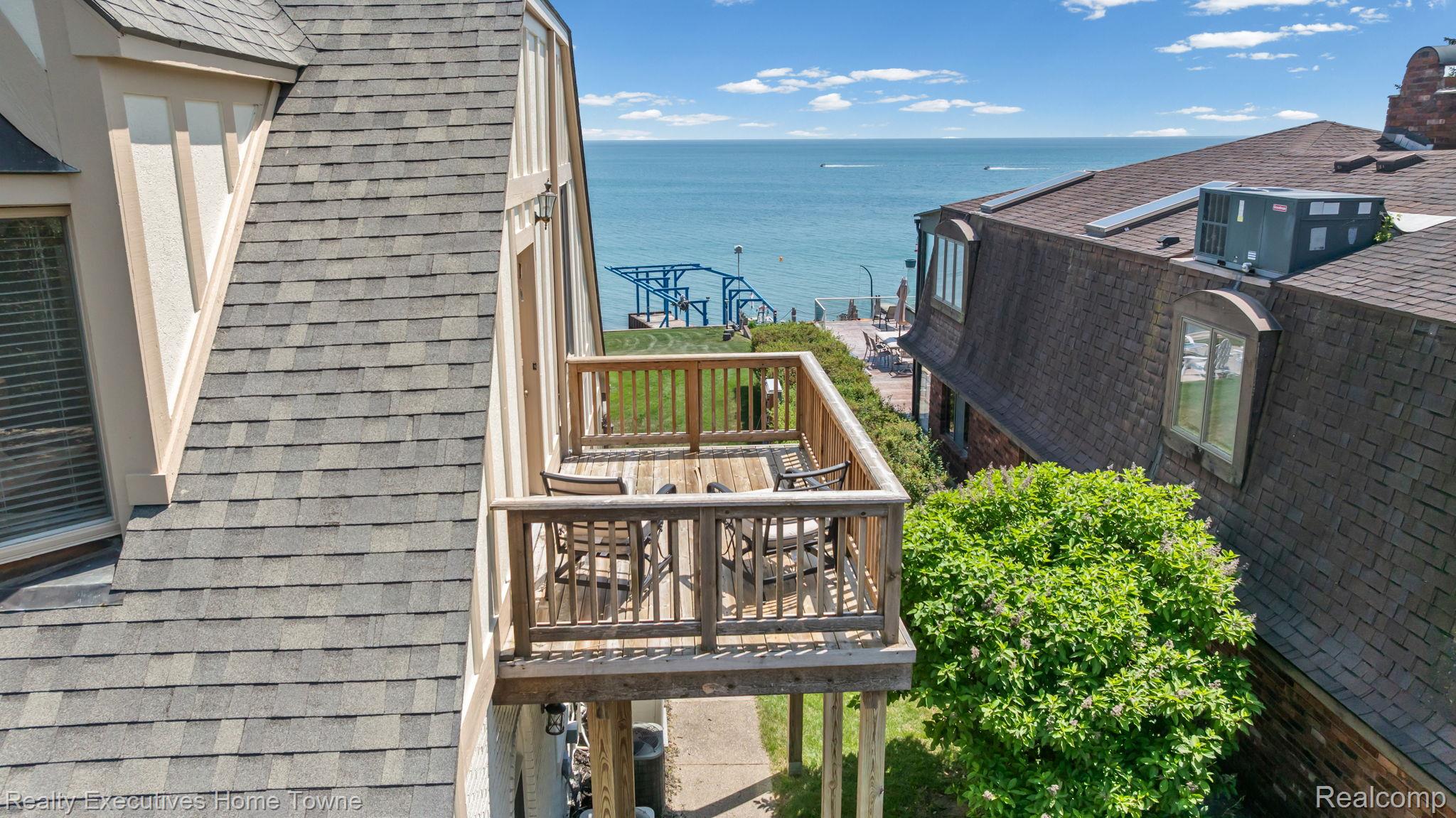 8308 Lakeshore Road Fort Gratiot, MI 48059 - Photo 9 of 79 9-web-or-mls-8308-lakeshore-rd.jpg
