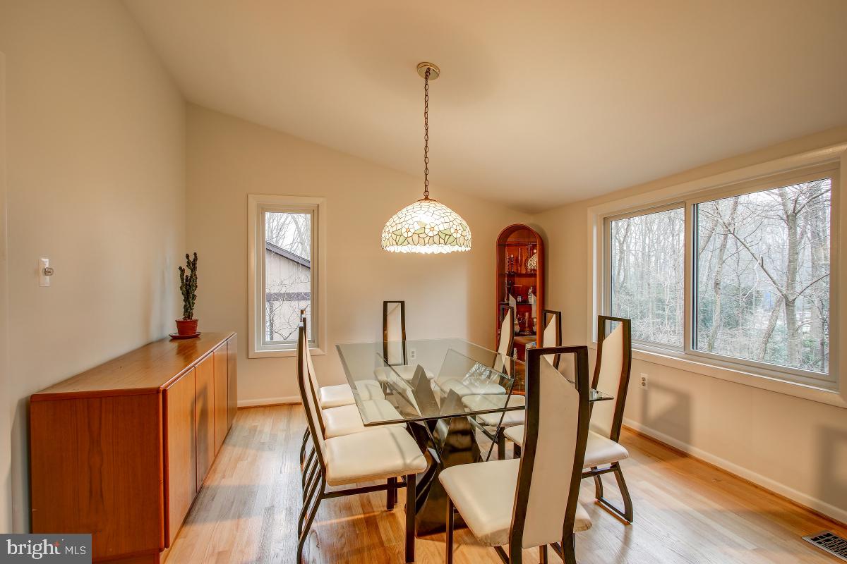2081 Amberjack Court Reston, VA 20191 - Photo 19 of 35 Dining Room