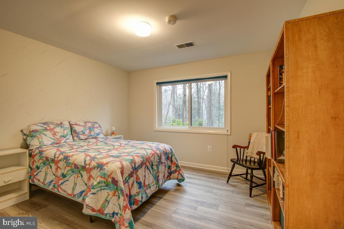 2081 Amberjack Court Reston, VA 20191 - Photo 27 of 35 Bedroom