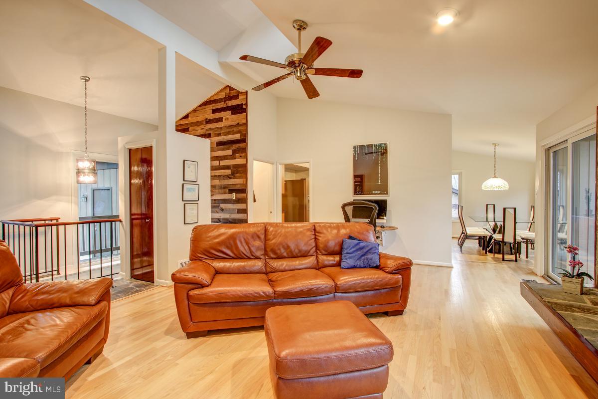 2081 Amberjack Court Reston, VA 20191 - Photo 7 of 35 Contemporary Design shines in this home