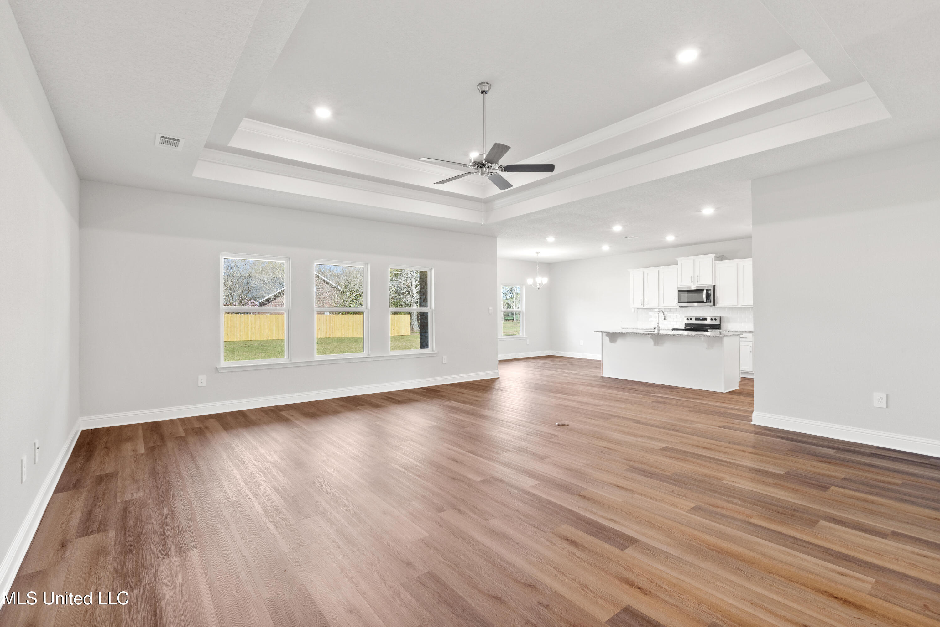 16144 Blue Rdg Drive Gulfport, MS 39503 - Photo 12 of 33 Living Area/Kitchen