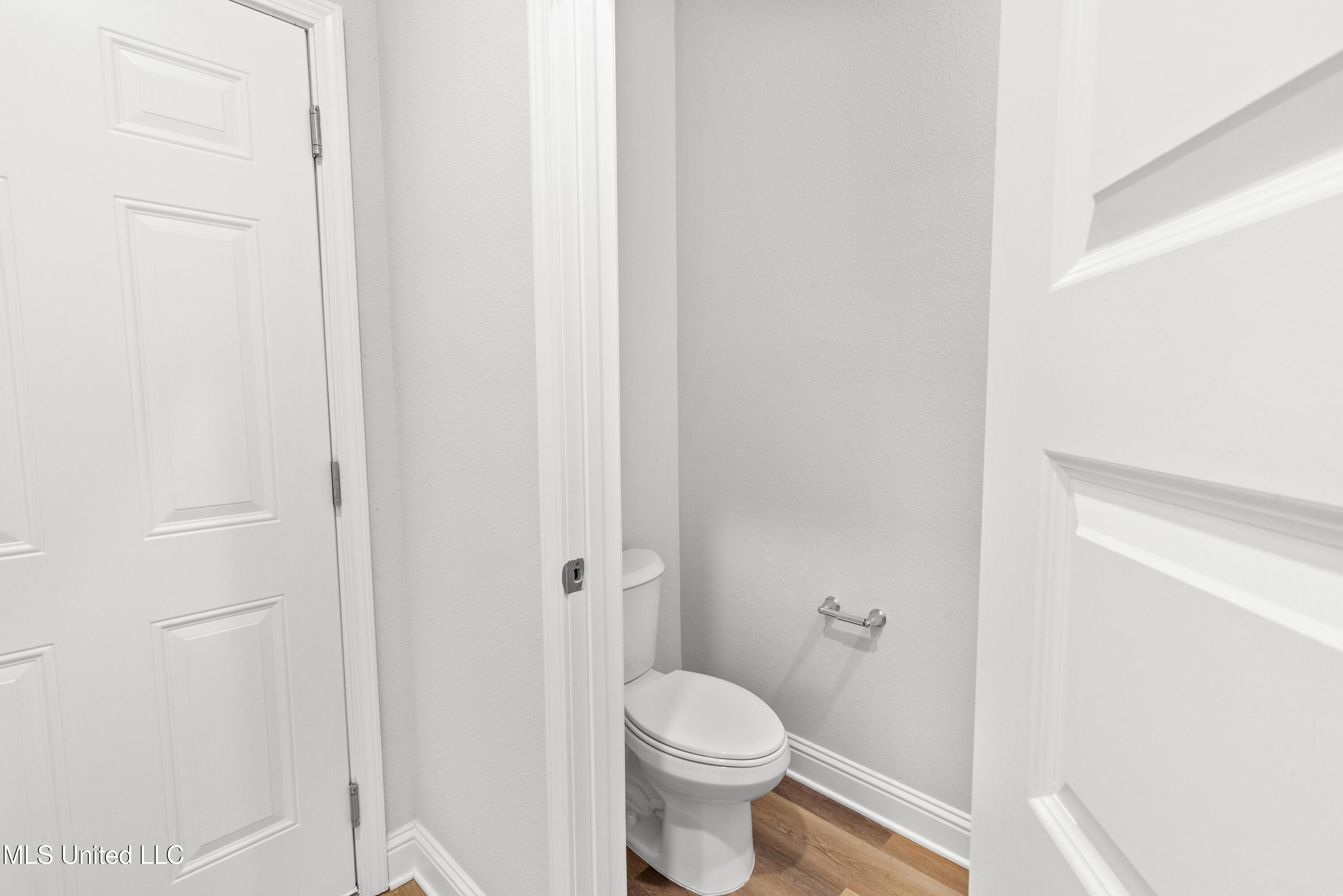 16144 Blue Rdg Drive Gulfport, MS 39503 - Photo 21 of 33 Primary Bath